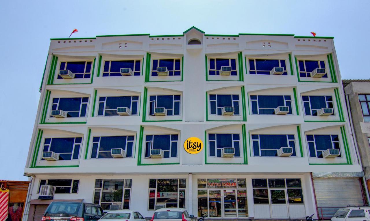 Itsy Hotels Satya Shree カトラ エクステリア 写真