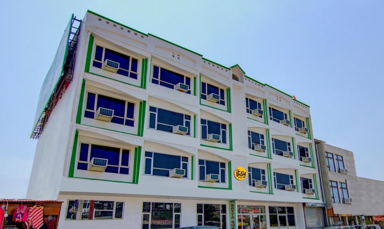 Itsy Hotels Satya Shree カトラ エクステリア 写真